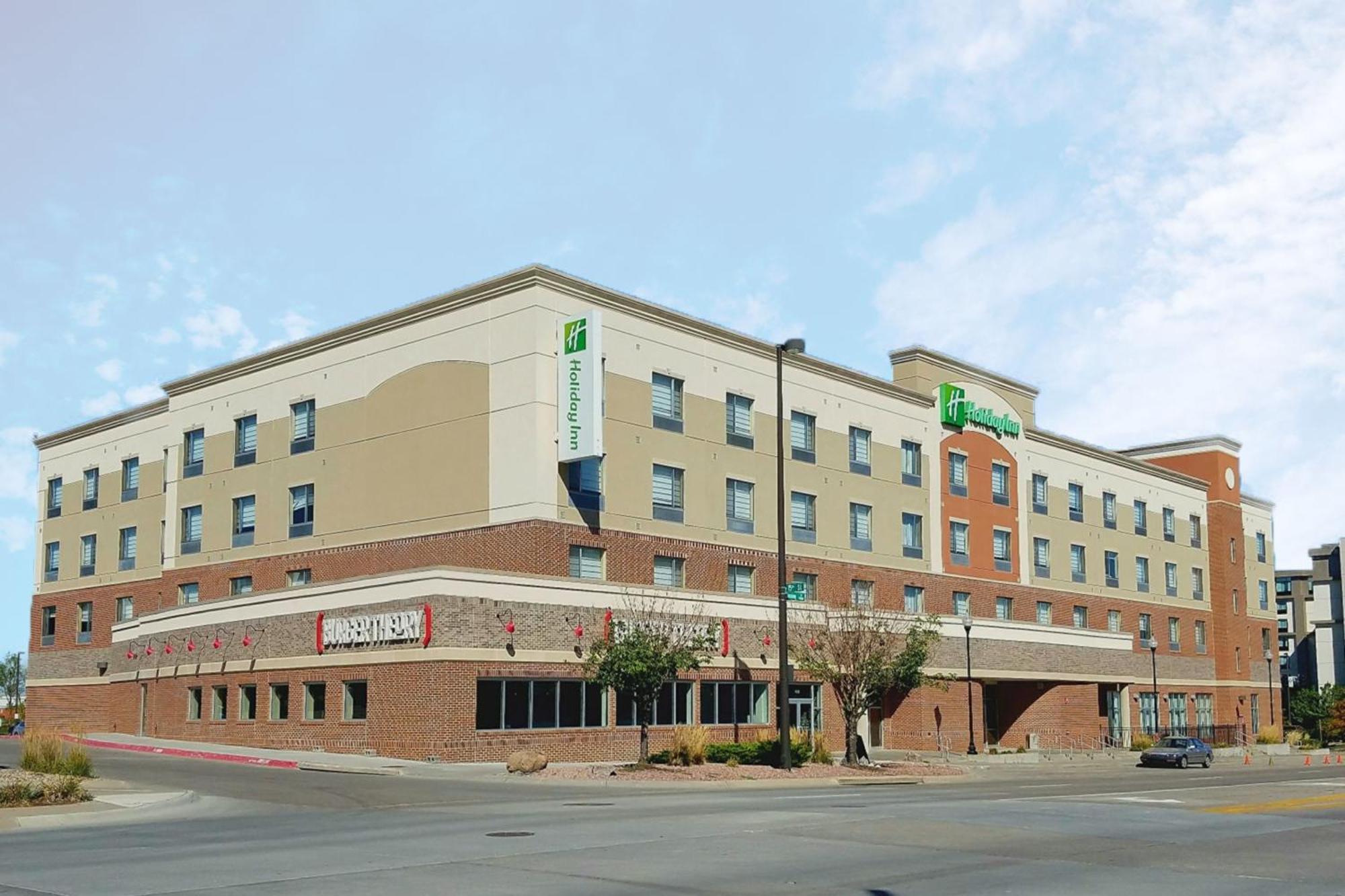 Holiday Inn Omaha Downtown - Waterpark By Ihg Exterior foto